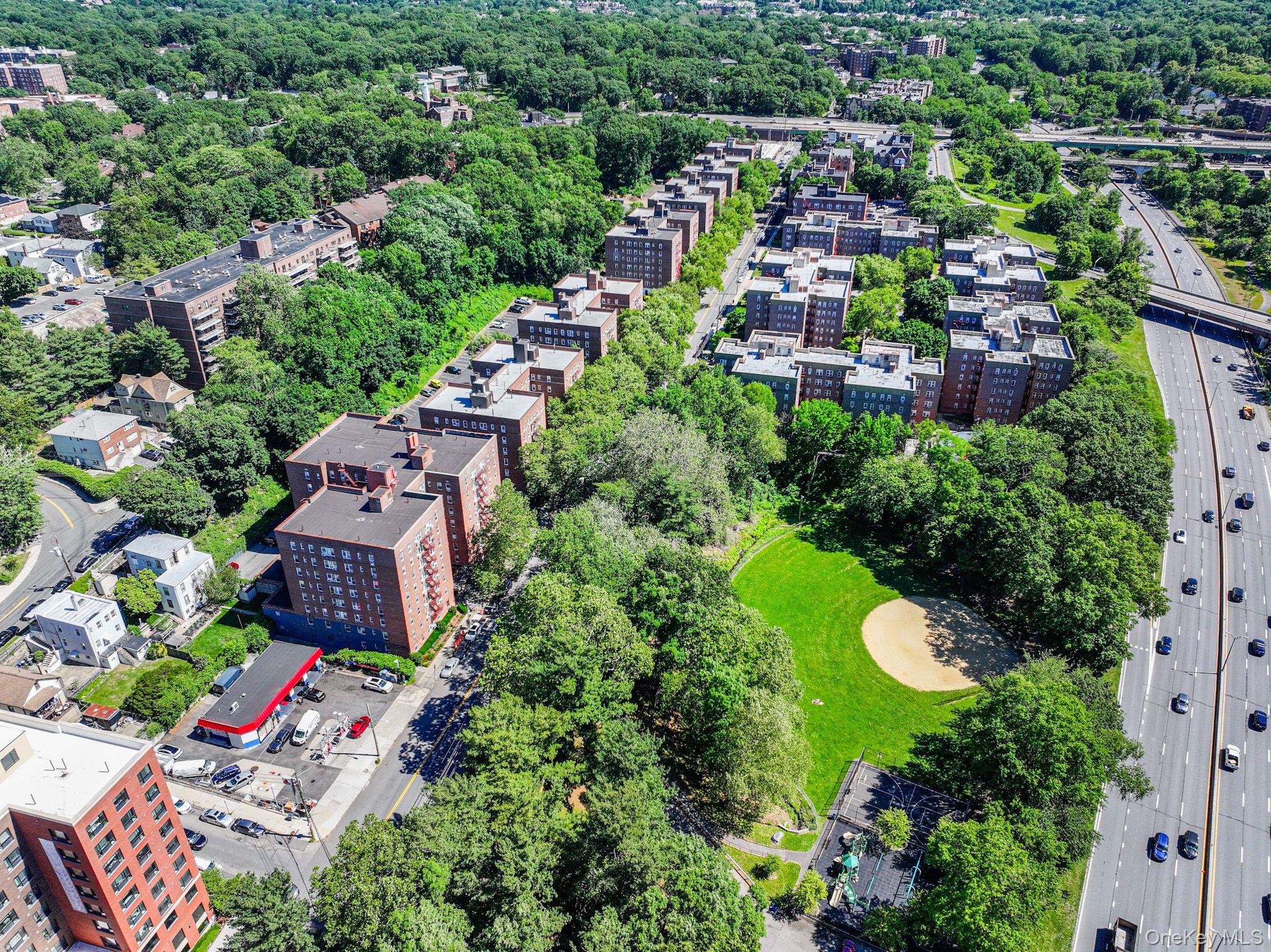 755 Bronx River Road, Unit 4B Bronxville, NY 10708 - Photo 1 of 27 Aerial view