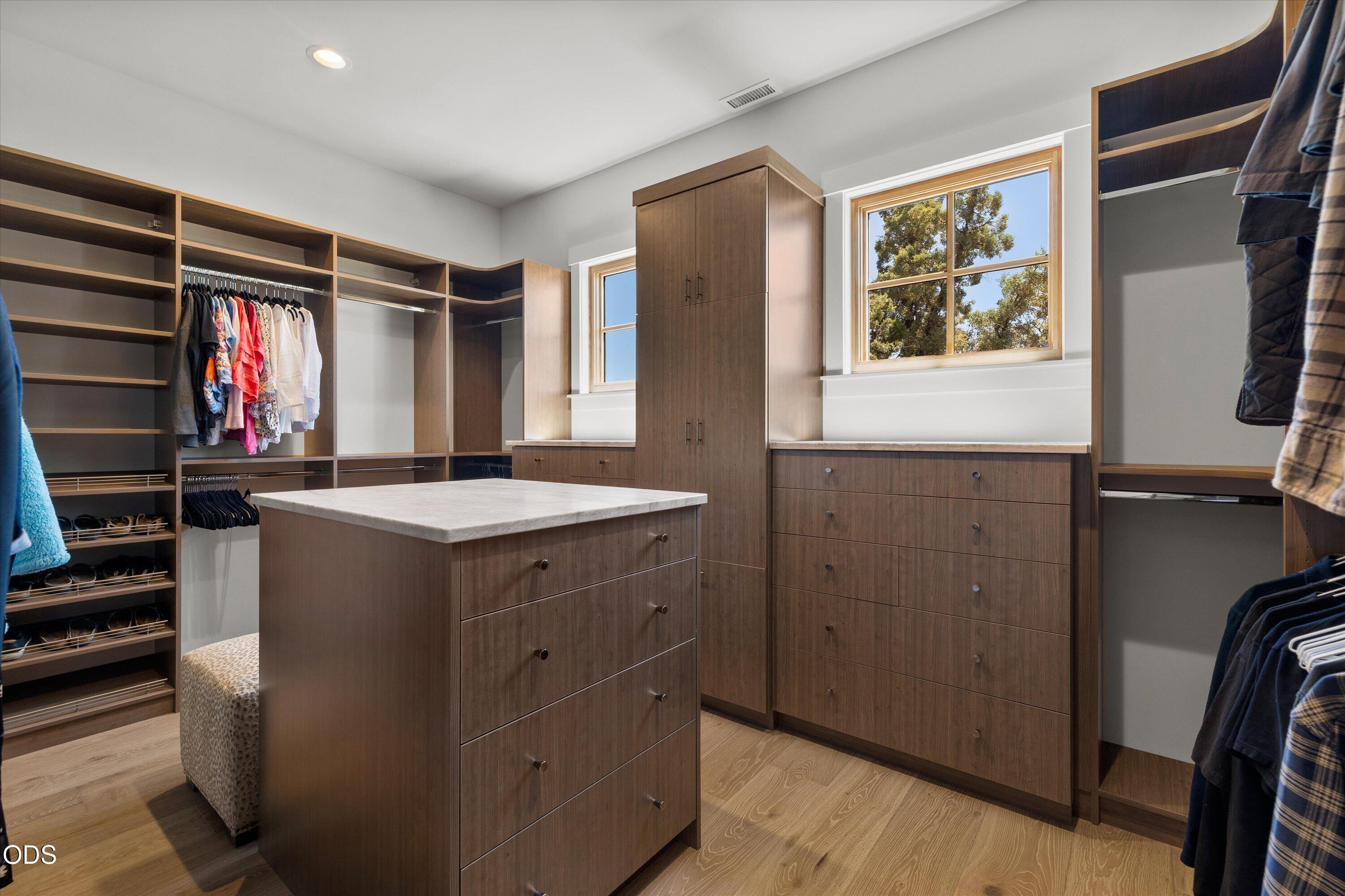 16215 South W Vaqueros Way Powell Butte, OR 97753 - Photo 21 of 48 Primary walk-in closet
