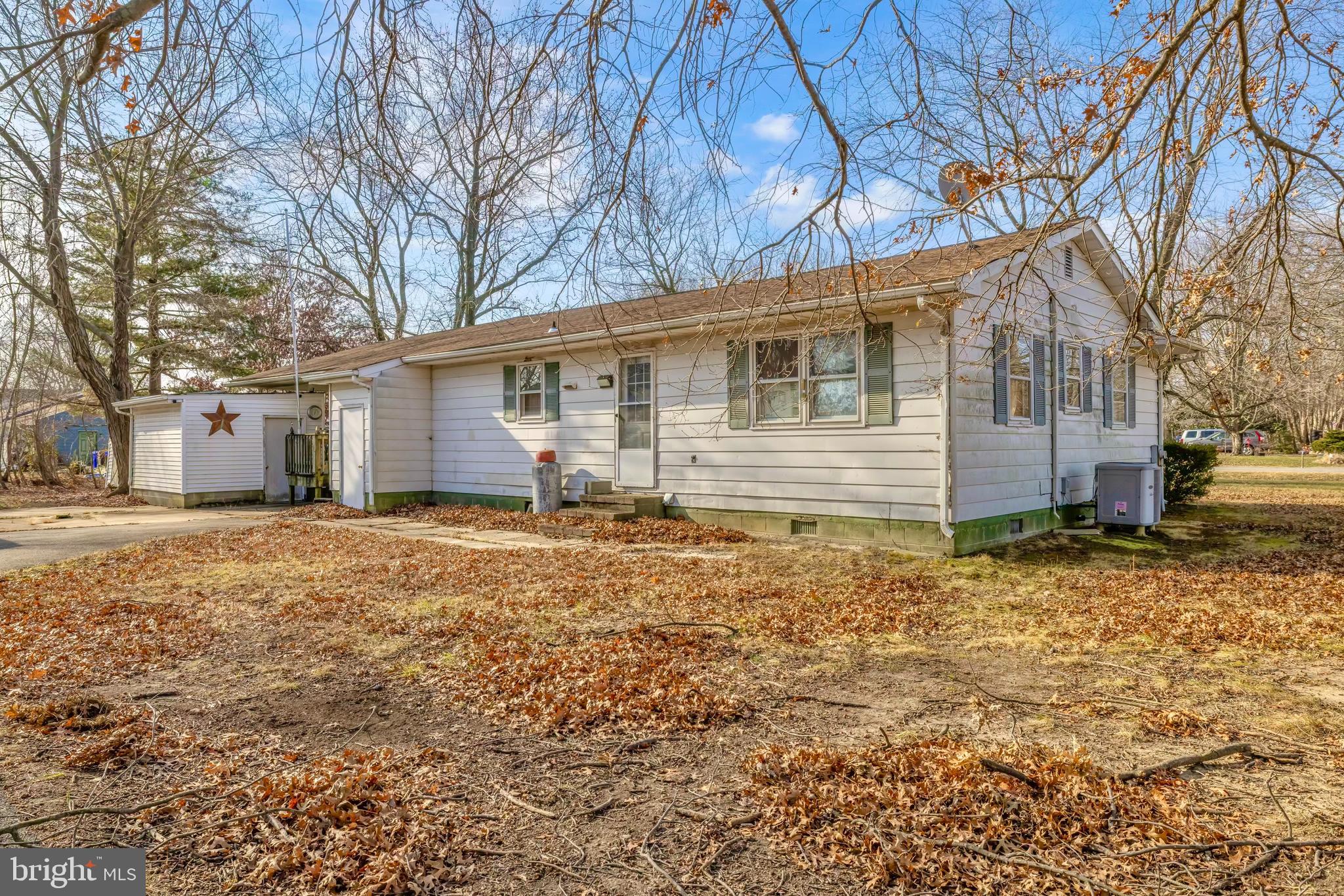 126 State Street Stevensville, MD 21666 - Photo 6 of 20 a backyard of a house