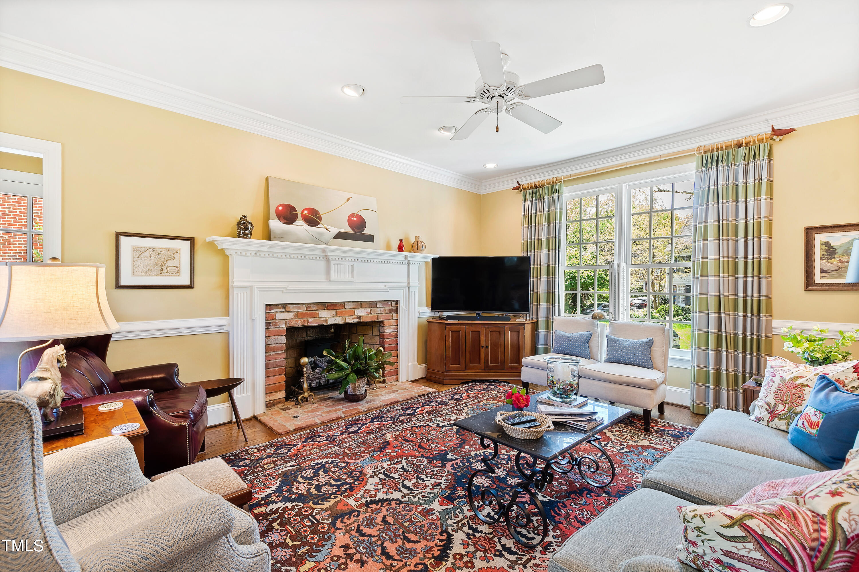 2120 Fallon Oaks Court Raleigh, NC 27608 - Photo 5 of 46 Living