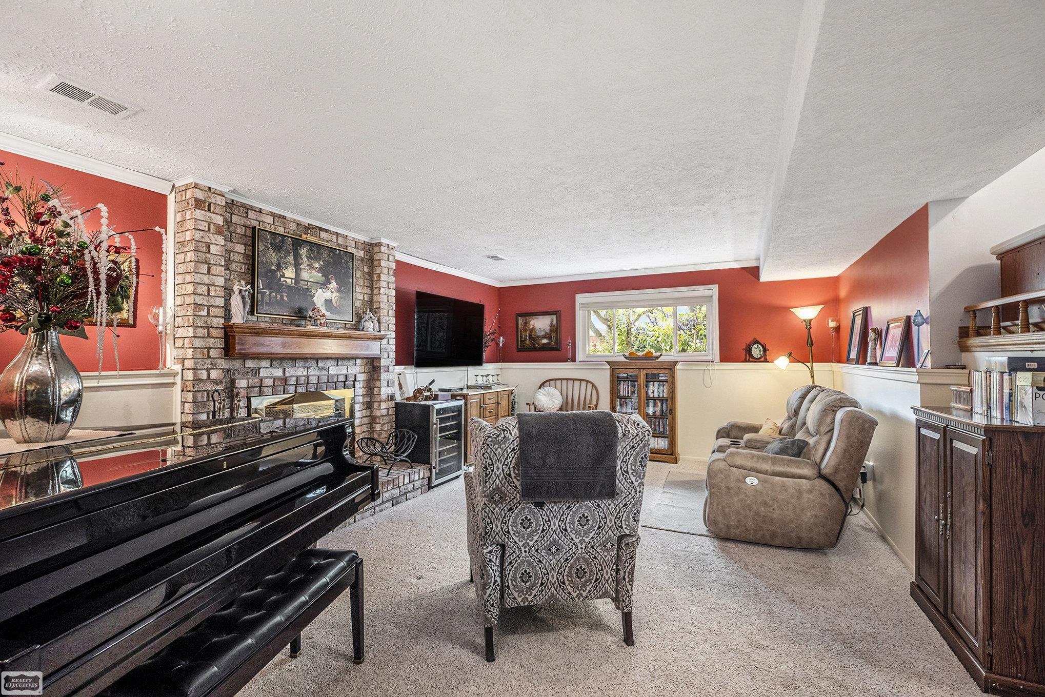 47630 Barbara Road Macomb, MI 48044 - Photo 12 of 26 50192594-f1c68130-e980-4bef-a93b-8638172bebff.JPG