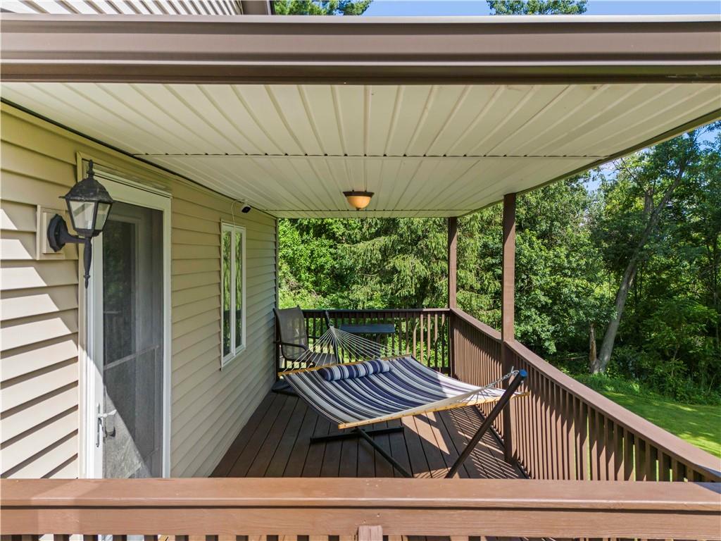 860 East McMurray Road Venetia, PA 15367 - Photo 28 of 37 side deck