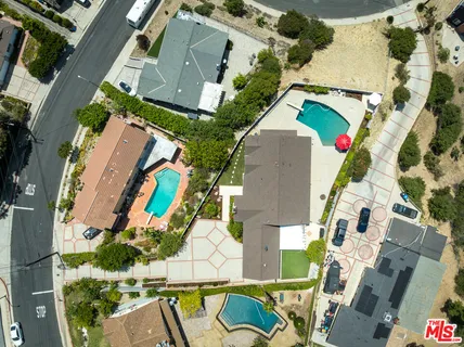 $1,399,000 | 8471 Vine Valley Drive, Sun Valley, CA 91352