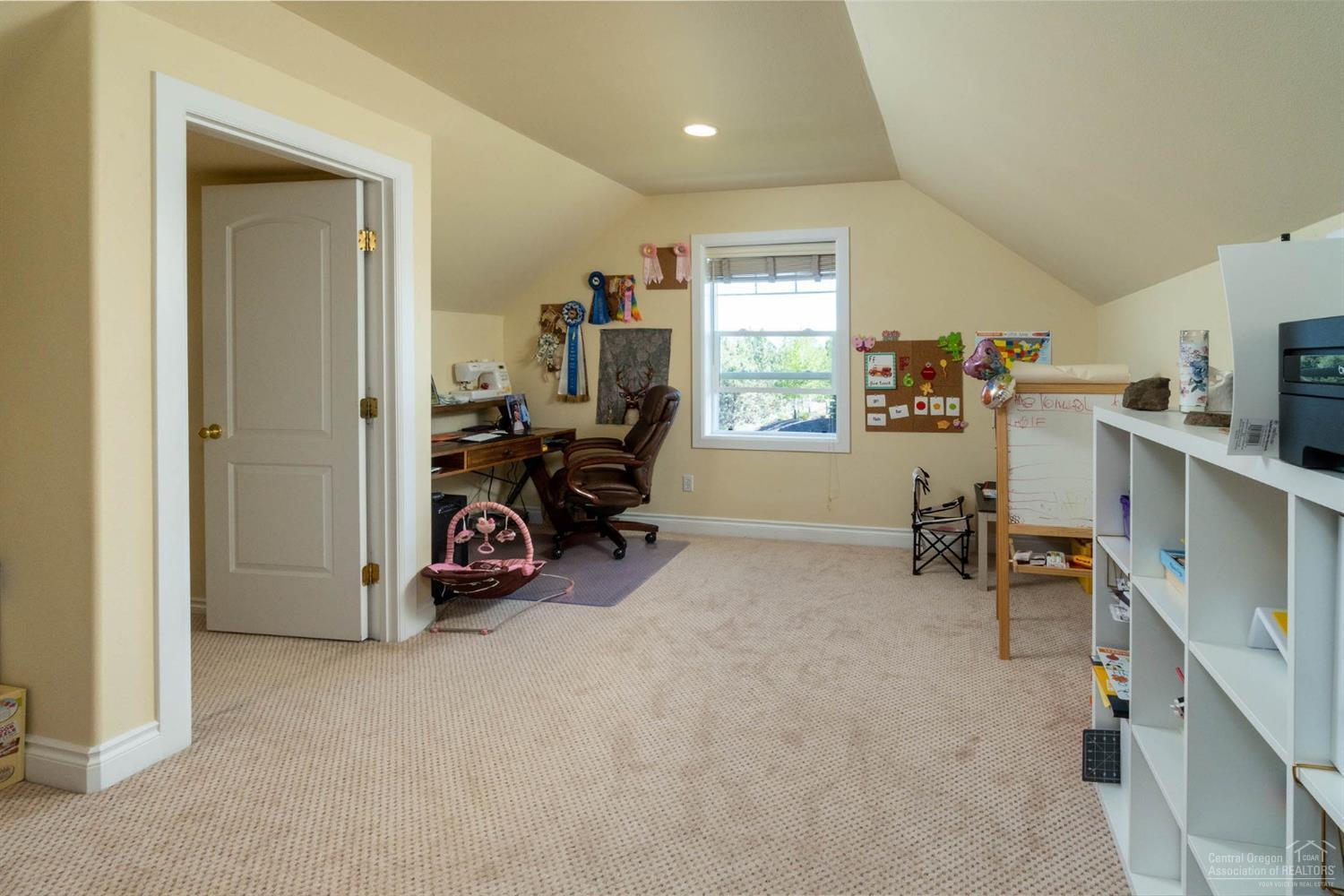 64490 Research Road Bend, OR 97703 - Photo 19 of 25 Additional Photo