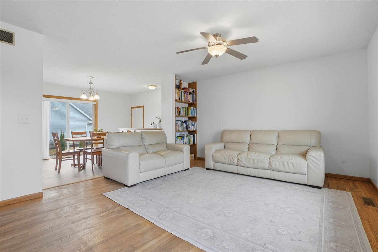 890 Prairie Ridge Road North Liberty, IA 52317 - Photo 5 of 59 Gallery Image 5