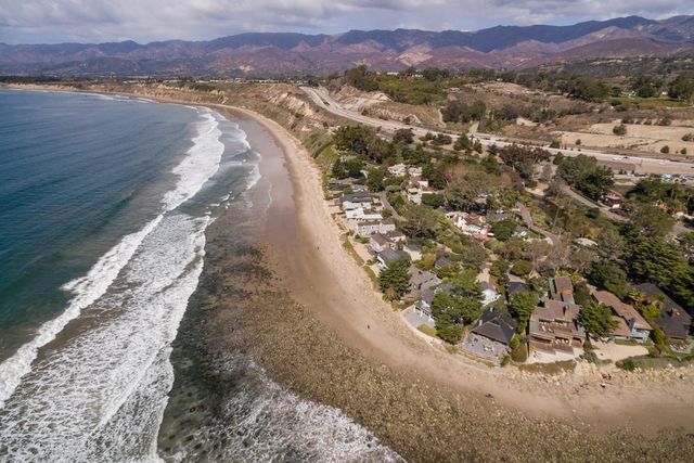 a view of an outdoor space with mountain