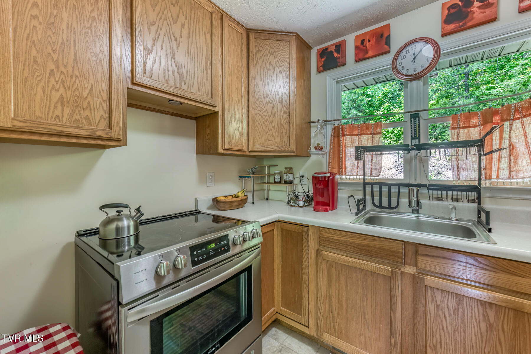 130 Timber Lane Hampton, TN 37658 - Photo 14 of 42 130 Timber Ln-13