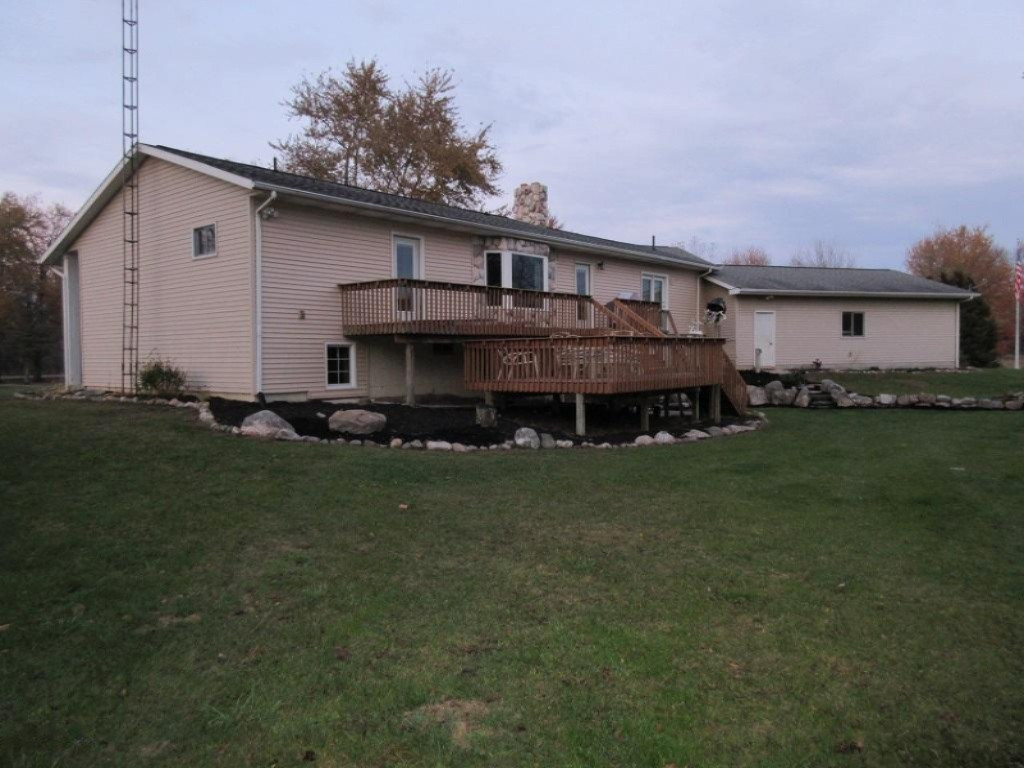 1200 East E Tyrell Road Bancroft, MI 48414 - Photo 1 of 11 IMG_9349