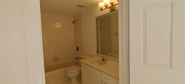 $2,400 | 7085 Nova Drive, Unit 224, Fort Lauderdale, FL 33317