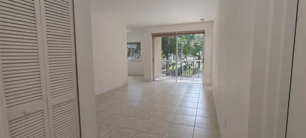 $2,400 | 7085 Nova Drive, Unit 224, Fort Lauderdale, FL 33317