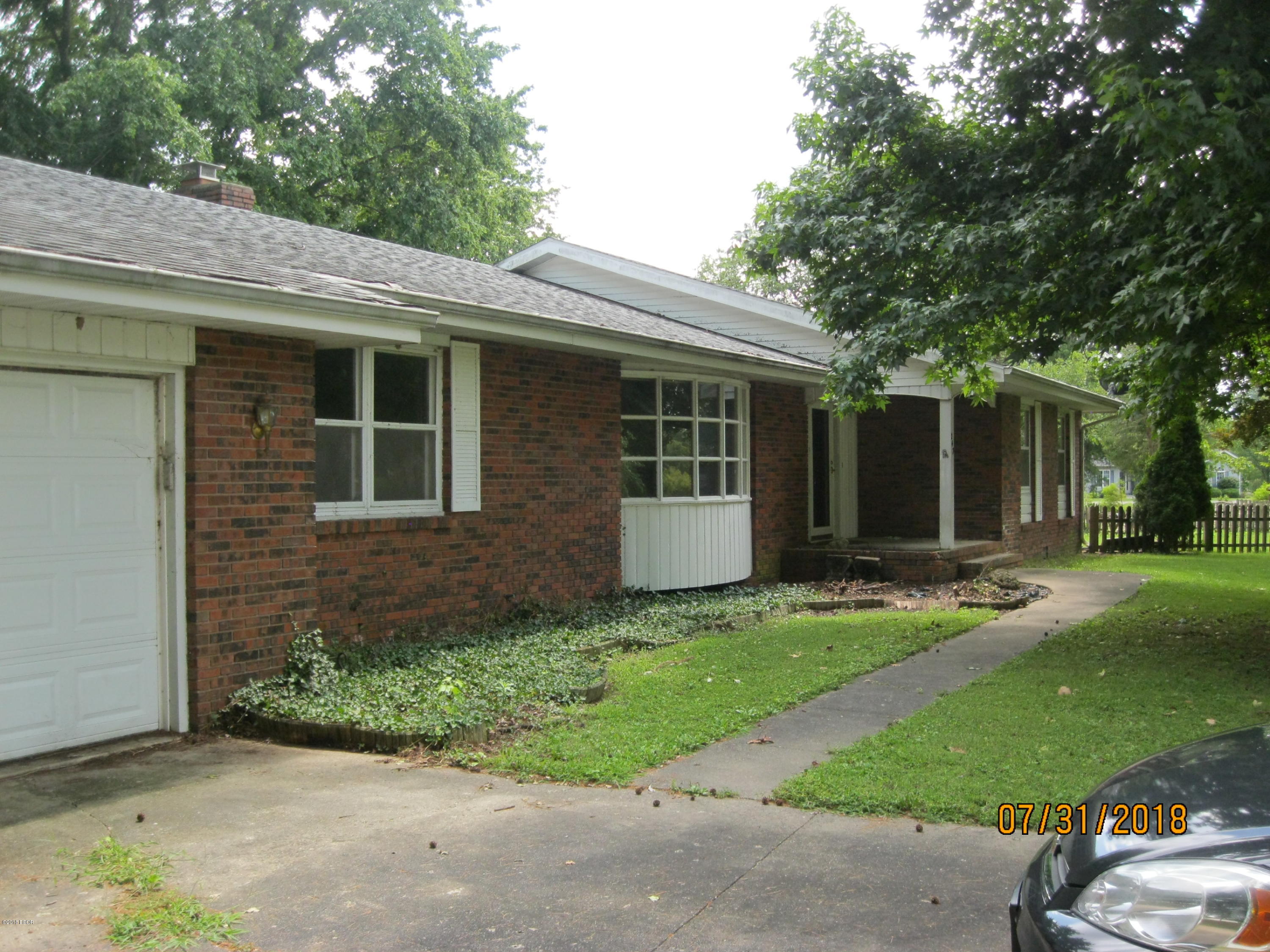 247 Fox Creek Road Flora, IL 62839 - Photo 2 of 33