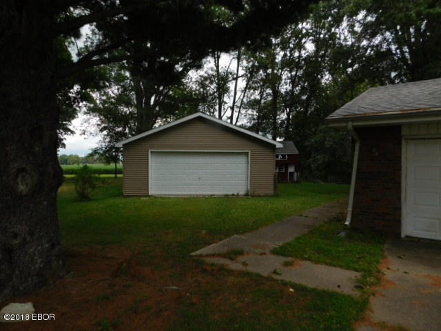 247 Fox Creek Road Flora, IL 62839 - Photo 3 of 33