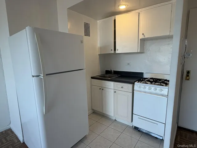 $180,000 | Undisclosed Address | Kew Gardens