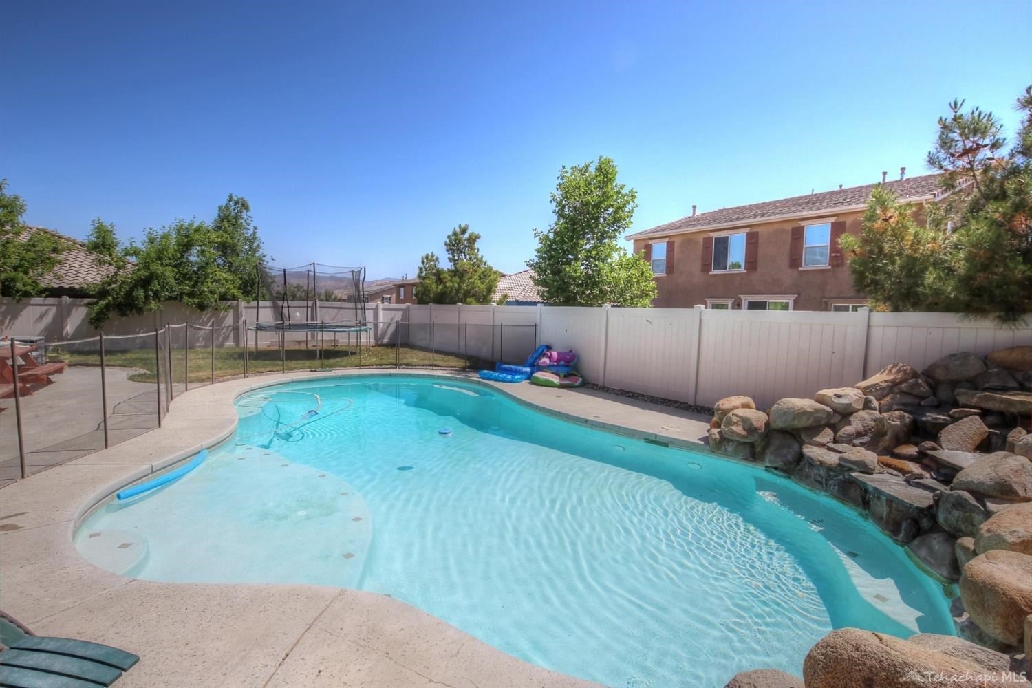 1340 Wild Olive Road Tehachapi, CA 93561 - Photo 3 of 38 Gallery Image 3