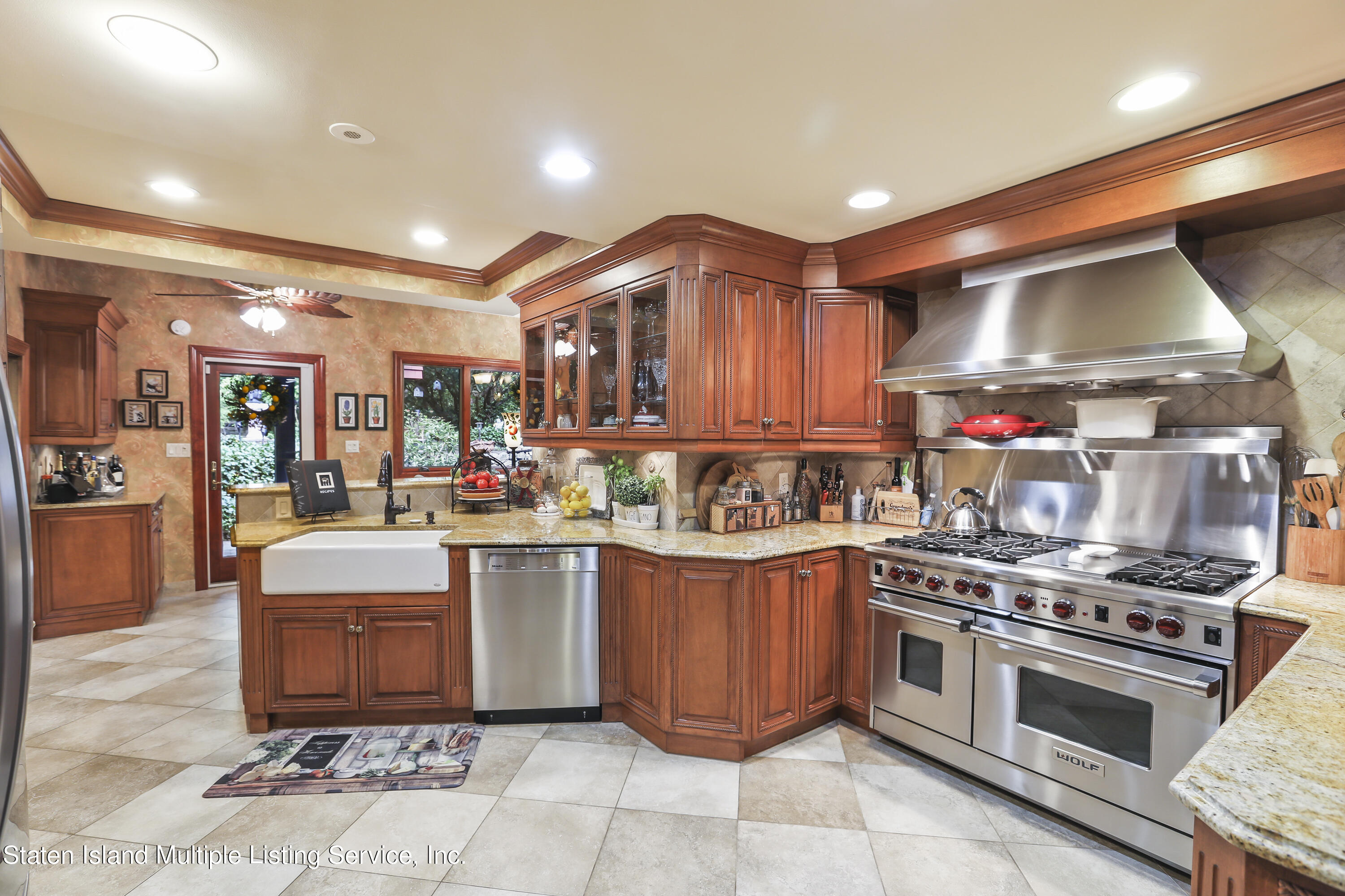 435 Edinboro Road Staten Island, NY 10306 - Photo 13 of 50 5W5A0323