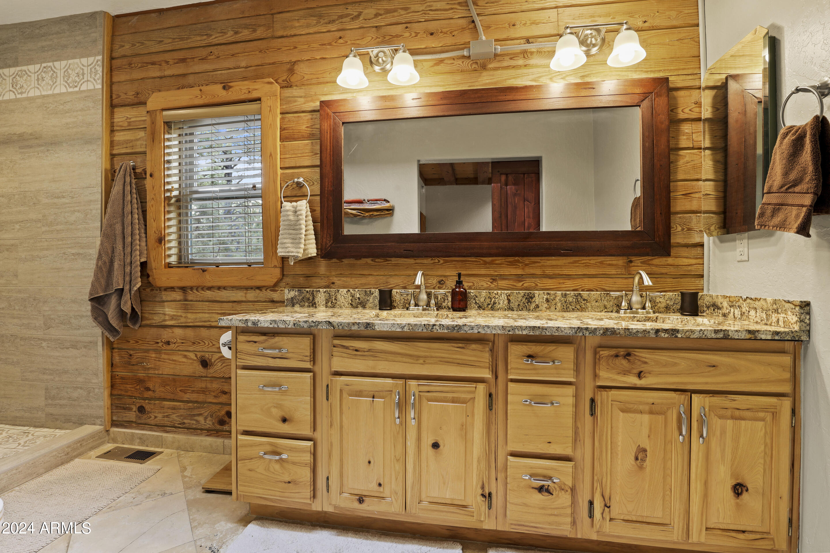 1534 Mainline Road Heber, AZ 85928 - Photo 12 of 40 Master bath vanity