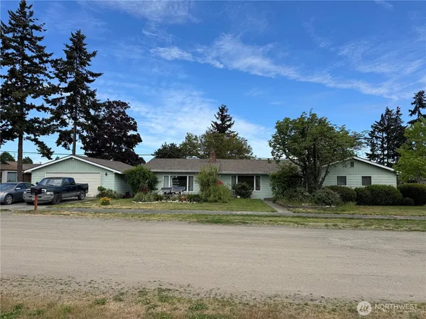 $599,000 | 402 West Maple Street, Sequim, WA 98382