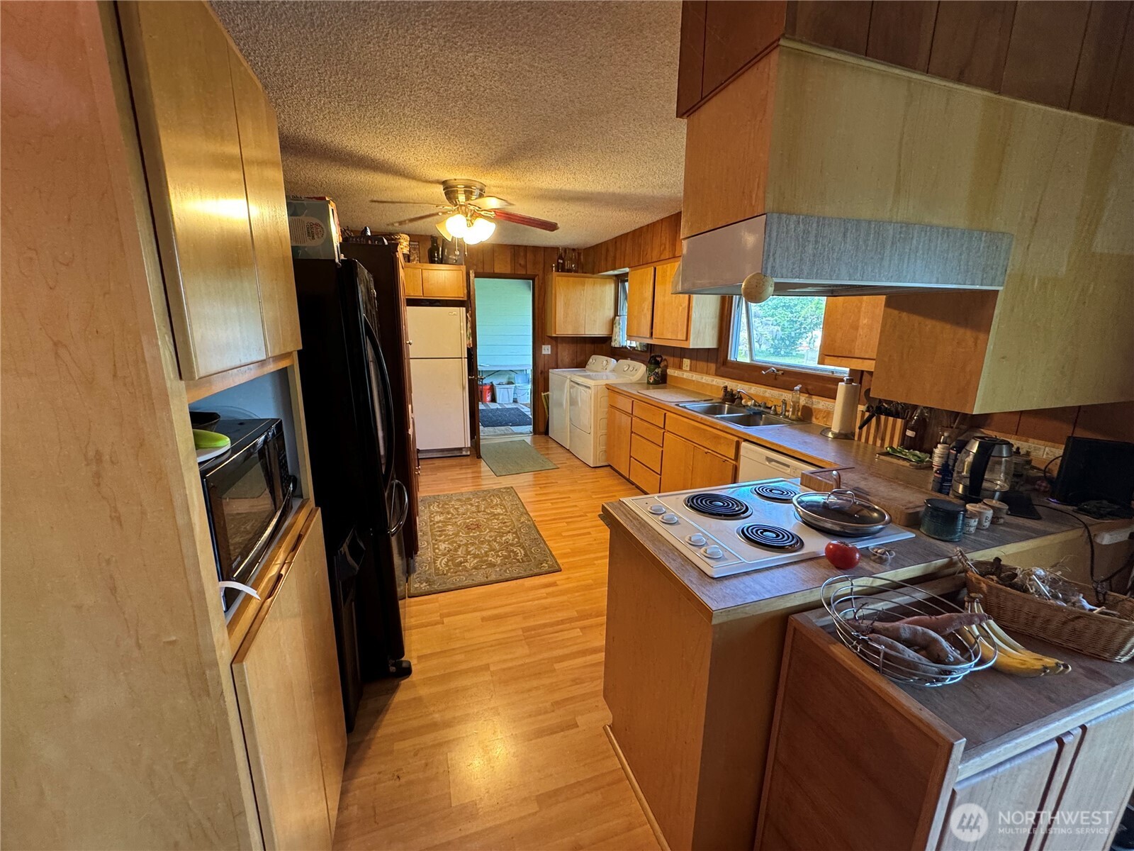 402 West Maple Street Sequim, WA 98382 - Photo 16 of 31