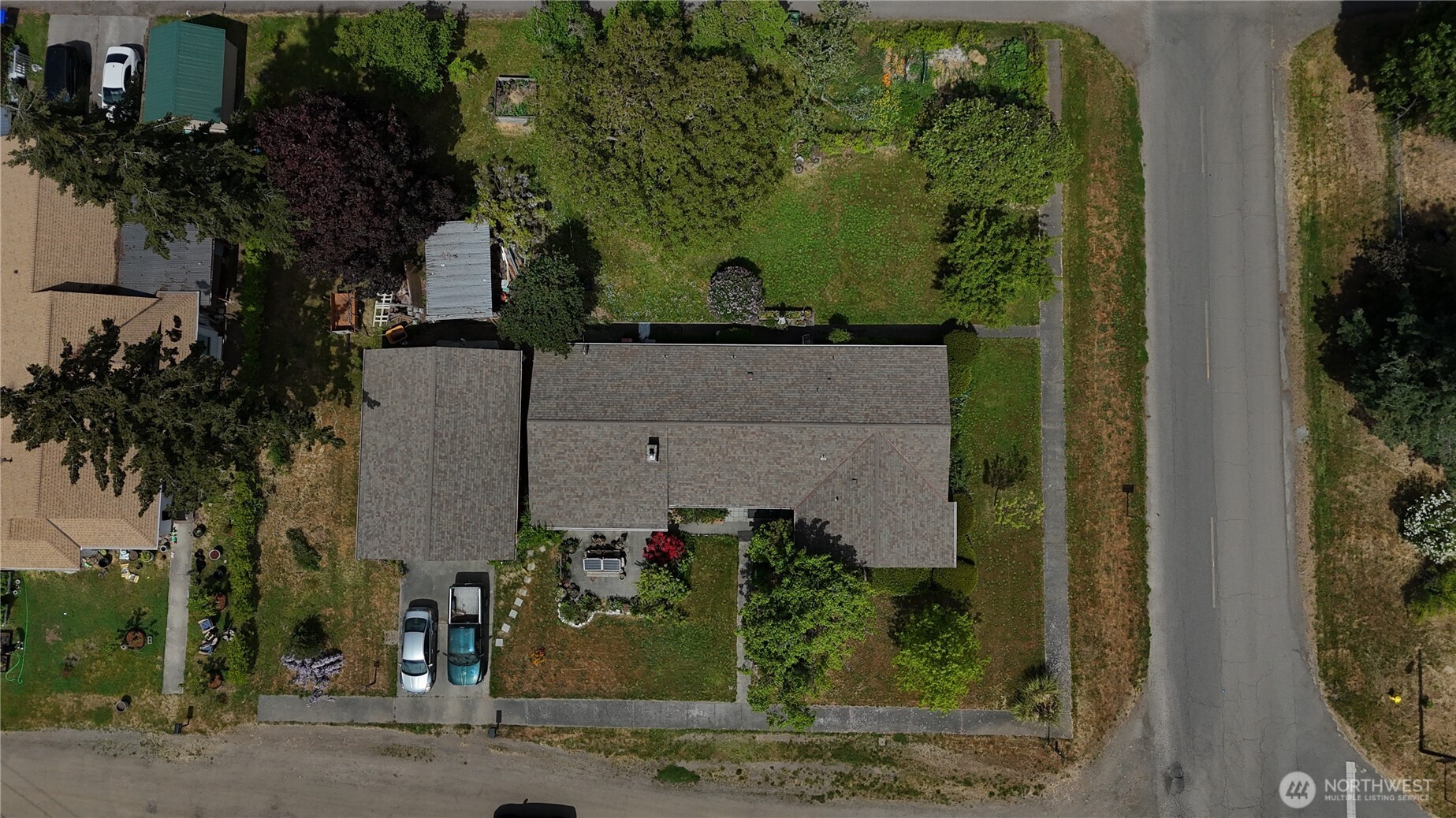 402 West Maple Street Sequim, WA 98382 - Photo 2 of 31