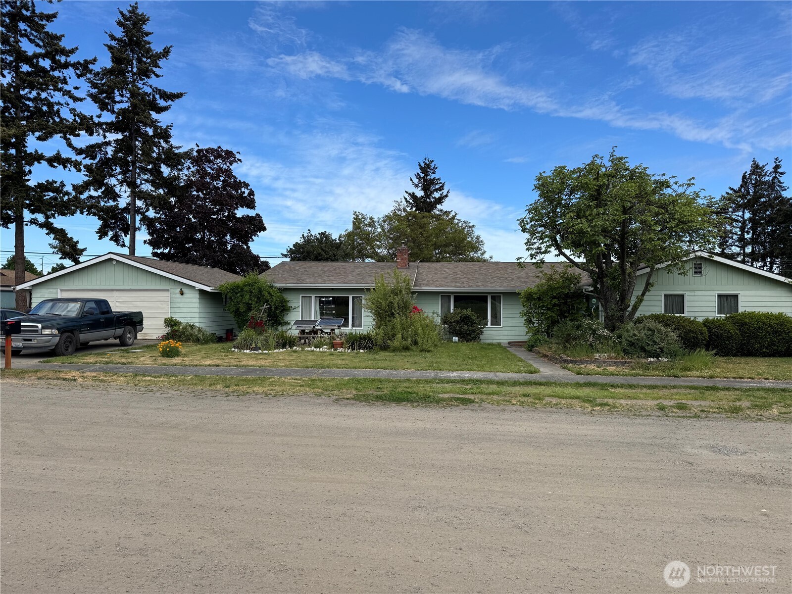 402 West Maple Street Sequim, WA 98382 - Photo 7 of 31