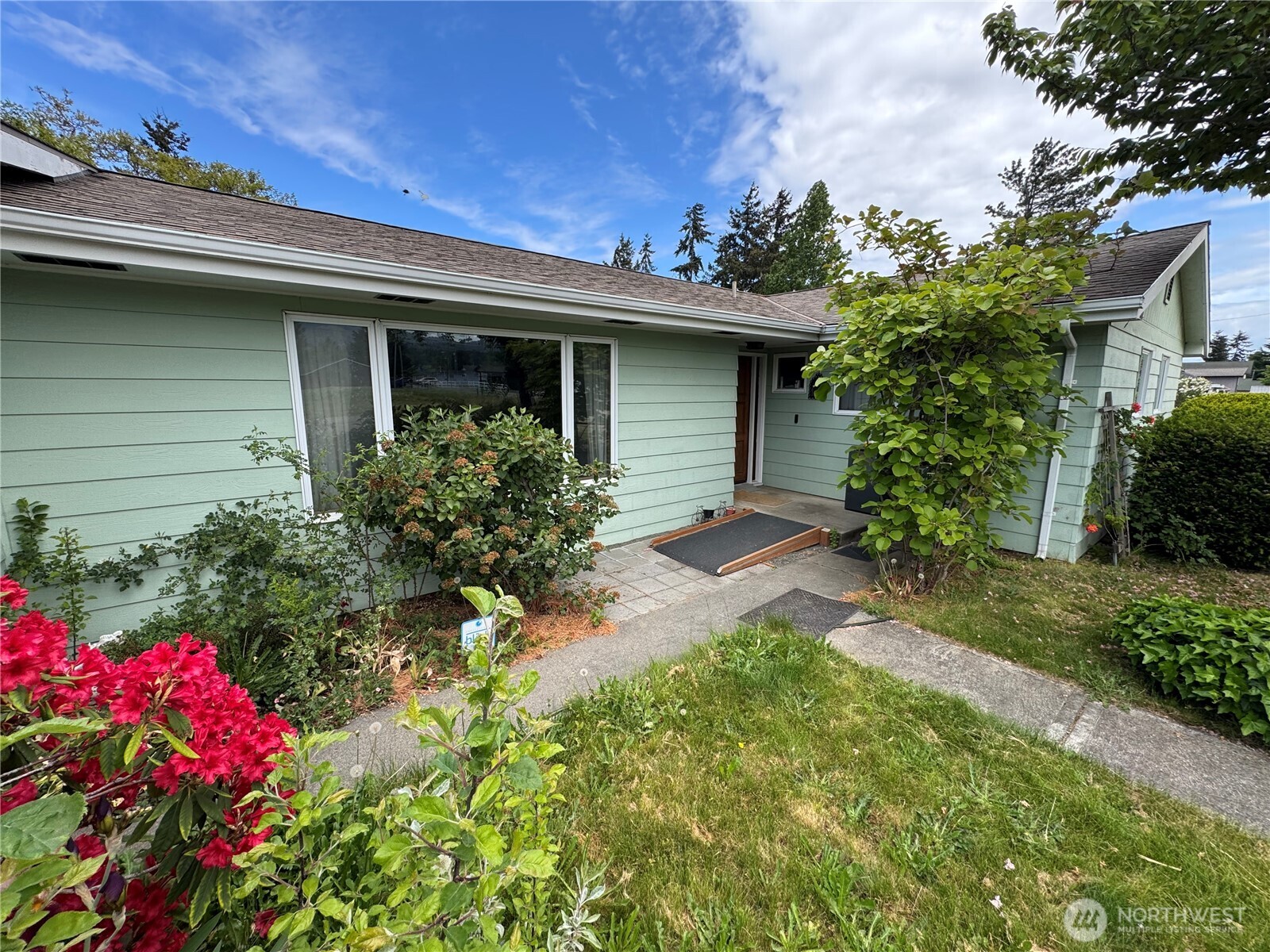 402 West Maple Street Sequim, WA 98382 - Photo 8 of 31