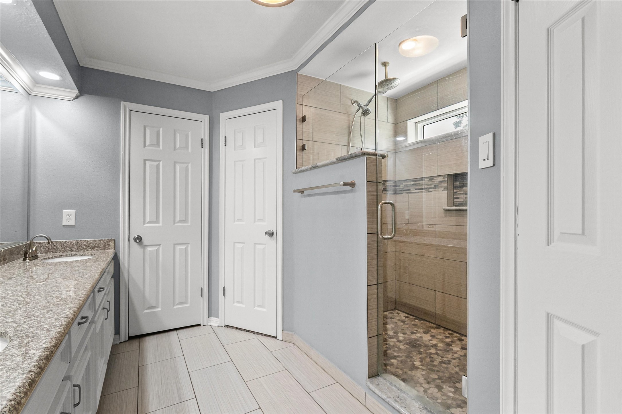 25010 Kingsdown Drive Spring, TX 77389 - Photo 17 of 33 Large walk in shower