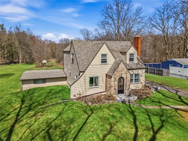 $260,000 | 5143 East State Street, Hermitage, PA 16148