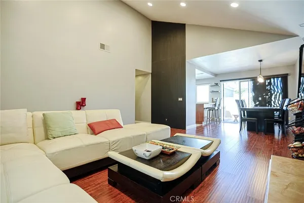 $939,000 | 12 Silverwood, Unit 19, Irvine, CA 92604