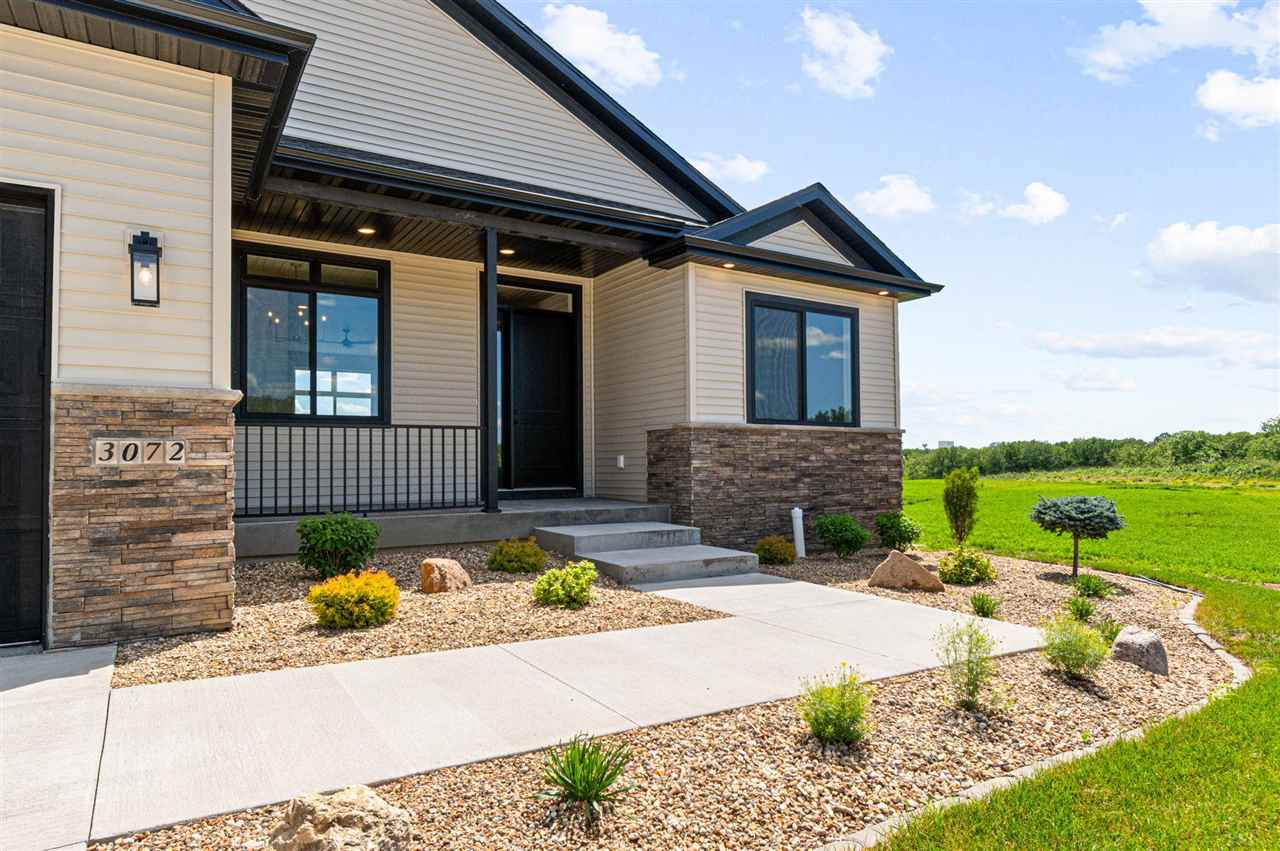 3072 Ridgeview Circle Coralville, IA 52241 - Photo 3 of 39 Gallery Image 3