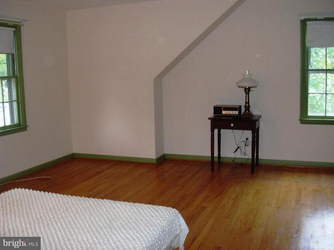 7005 Wardman Road Baltimore, MD 21212 - Photo 11 of 15 MASTER BEDROOM