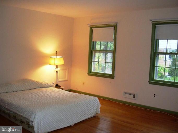 7005 Wardman Road Baltimore, MD 21212 - Photo 12 of 15 LARGE MASTER BEDROOM WITH LOTS OF LIGHT