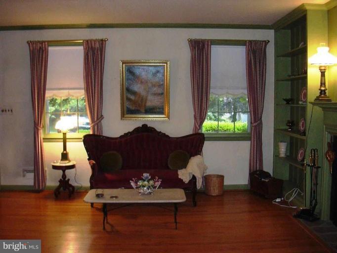 7005 Wardman Road Baltimore, MD 21212 - Photo 4 of 15 Living Room #2
