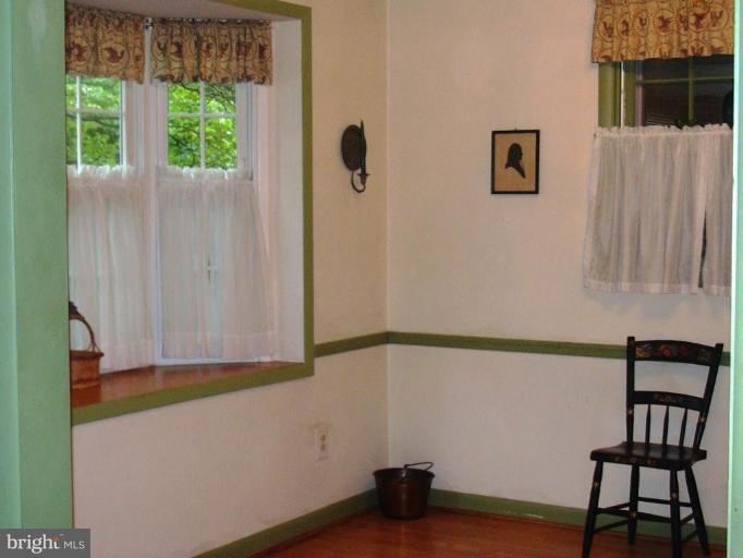 7005 Wardman Road Baltimore, MD 21212 - Photo 6 of 15 Dining Room #2