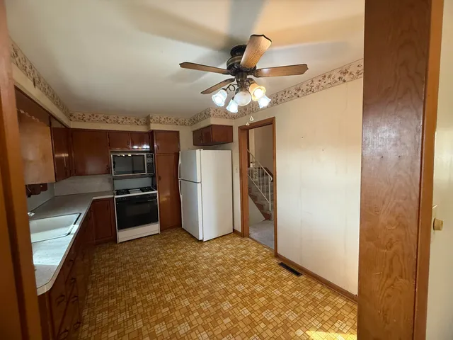 $269,000 | 254 Sycamore Lane, Munster, IN 46321