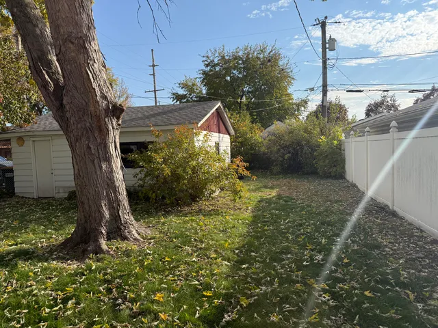 $269,000 | 254 Sycamore Lane, Munster, IN 46321