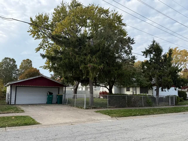 $269,000 | 254 Sycamore Lane, Munster, IN 46321