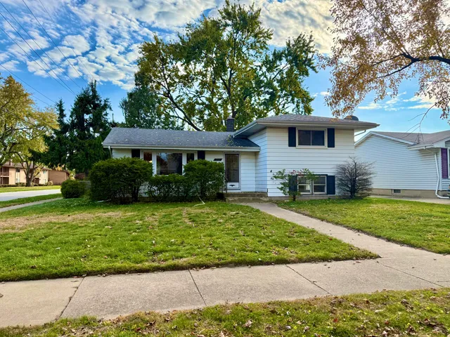 $269,000 | 254 Sycamore Lane, Munster, IN 46321