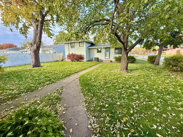 $269,000 | 254 Sycamore Lane, Munster, IN 46321