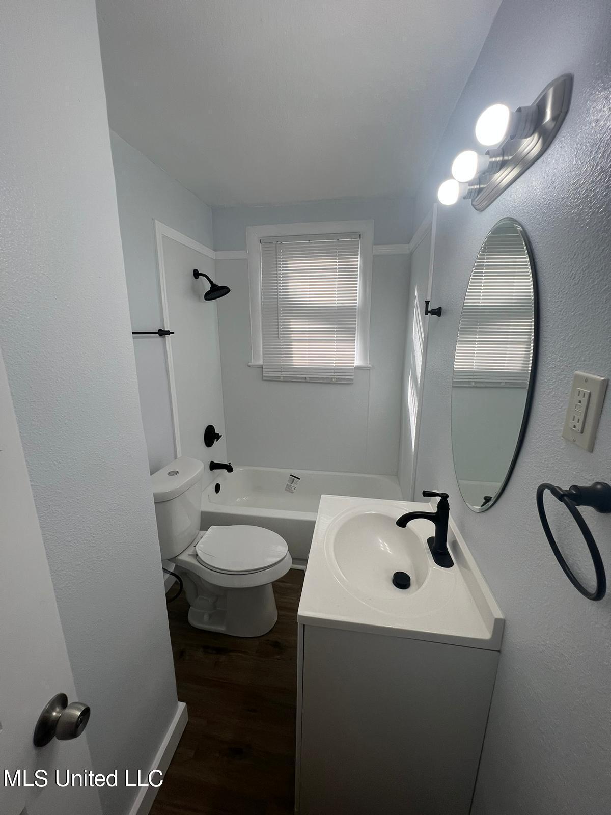 766 Monterey Street, Unit AB Jackson, MS 39204 - Photo 11 of 25 Bathroom 2 Unit A