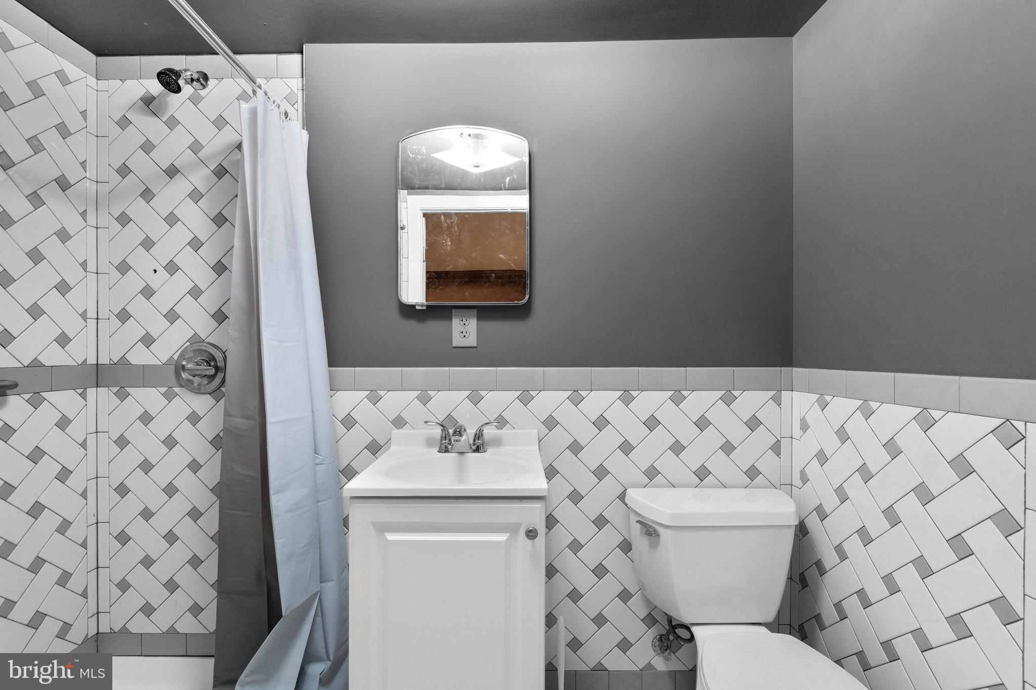 3421 Dunran Road Baltimore, MD 21222 - Photo 25 of 41 Bathroom 2