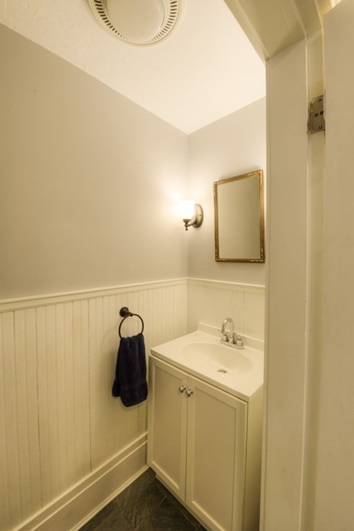 18 St Elmo Road Worcester, MA 01602 - Photo 12 of 28 Gallery Image 12