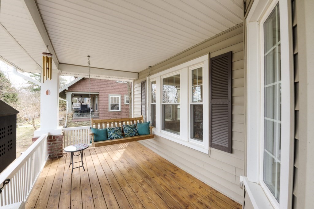 18 St Elmo Road Worcester, MA 01602 - Photo 2 of 28 Gallery Image 2