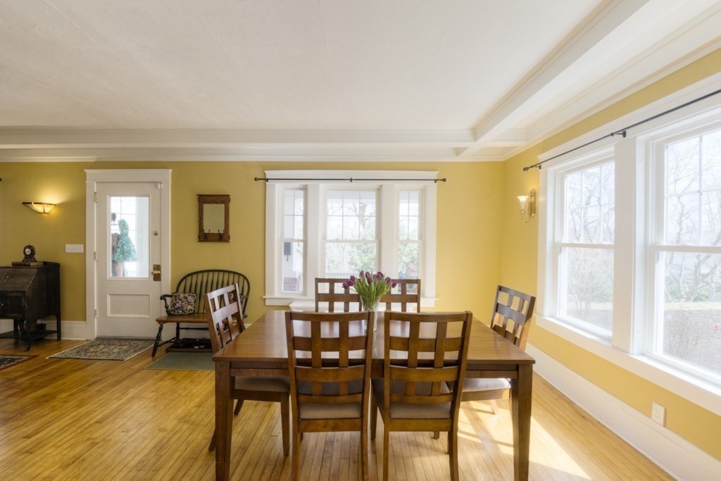 18 St Elmo Road Worcester, MA 01602 - Photo 5 of 28 Gallery Image 5