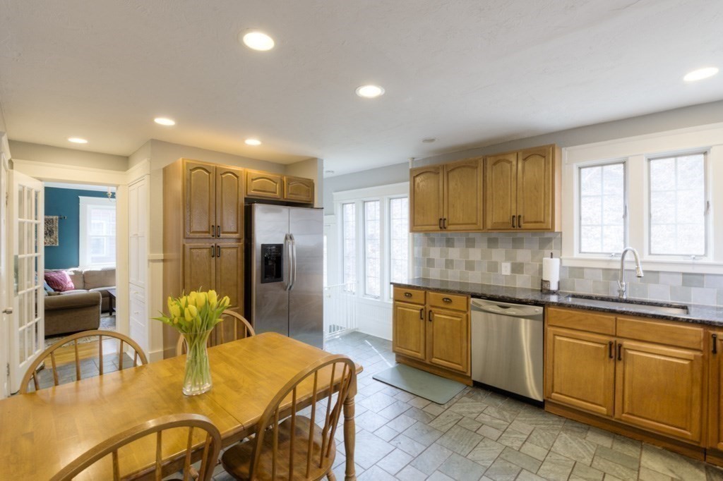 18 St Elmo Road Worcester, MA 01602 - Photo 10 of 28 Gallery Image 10