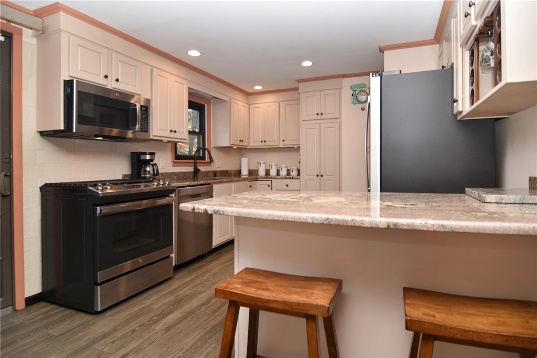 2 Mussey Brook Road Lincoln, RI 02838 - Photo 3 of 34