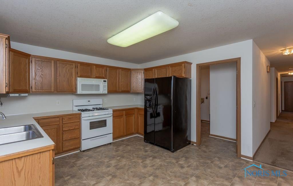 946 Kinder Road Toledo, OH 43615 - Photo 16 of 35 Gallery Image 16