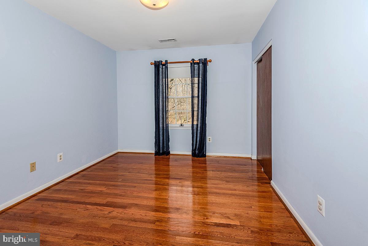 213 King James Road Upper Marlboro, MD 20774 - Photo 25 of 41 Bedroom #4 in upper level.