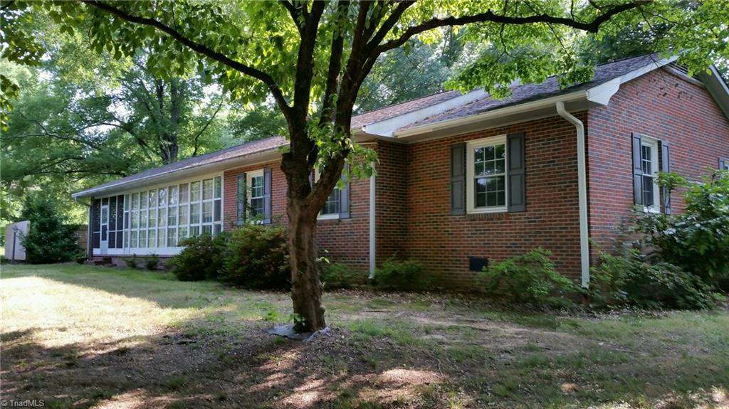 144 Sunset Road Clemmons, NC 27012 - Photo 1 of 17 Gallery Image 1