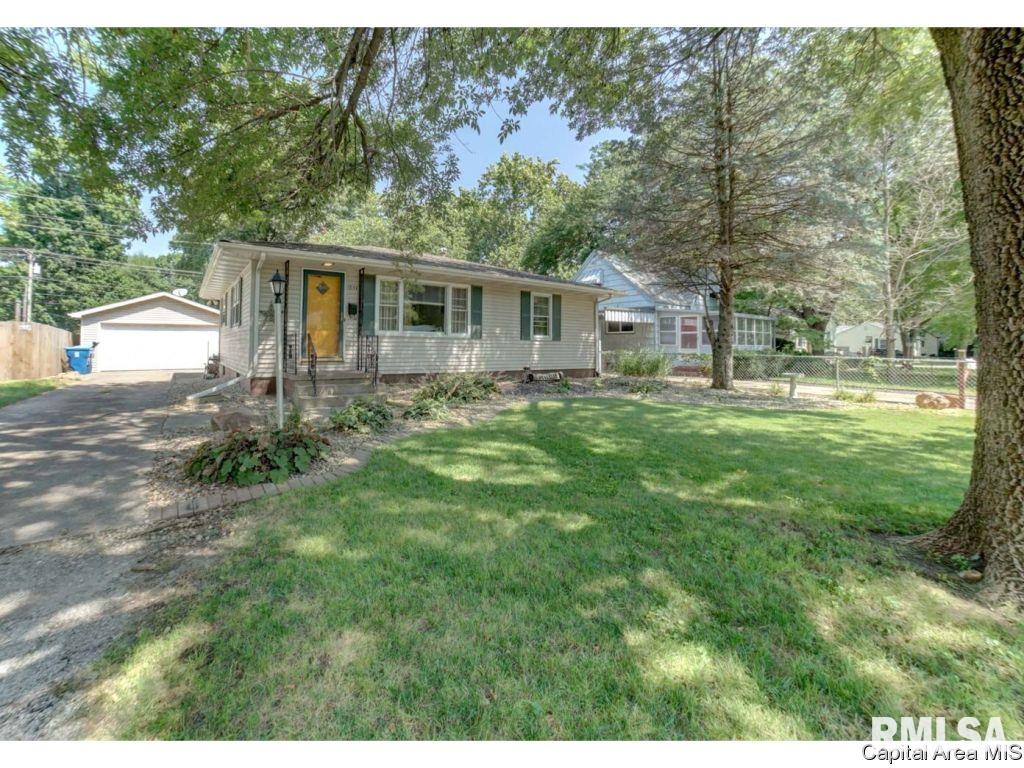 1933 East Pickett Street Springfield, IL 62703 - Photo 3 of 35