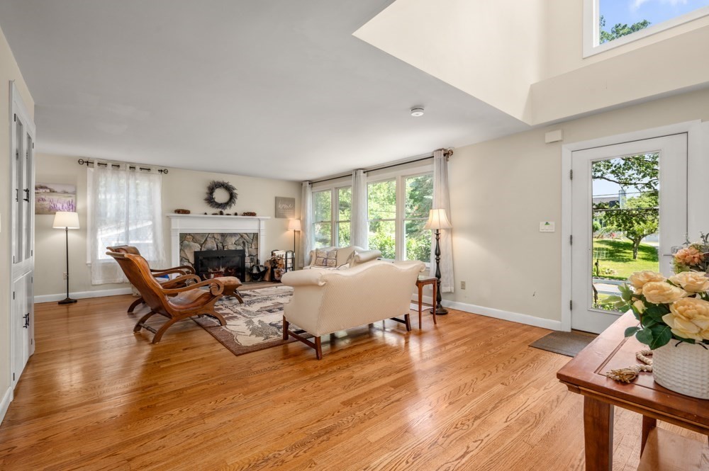 367 Linebrook Road Ipswich, MA 01938 - Photo 8 of 41